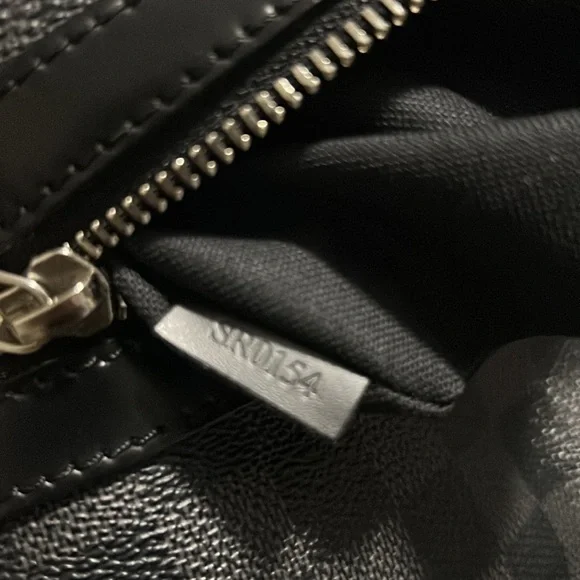 Louis Vuitton Damier Graphite Mick MM - Picture 9 of 9